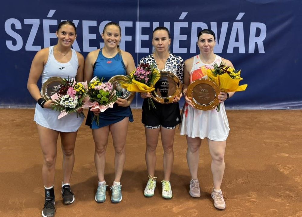 Udvardy Panna és Udvardy Luca (balról jobbra) a páros döntő követően Bara és Gorgodze társaságában