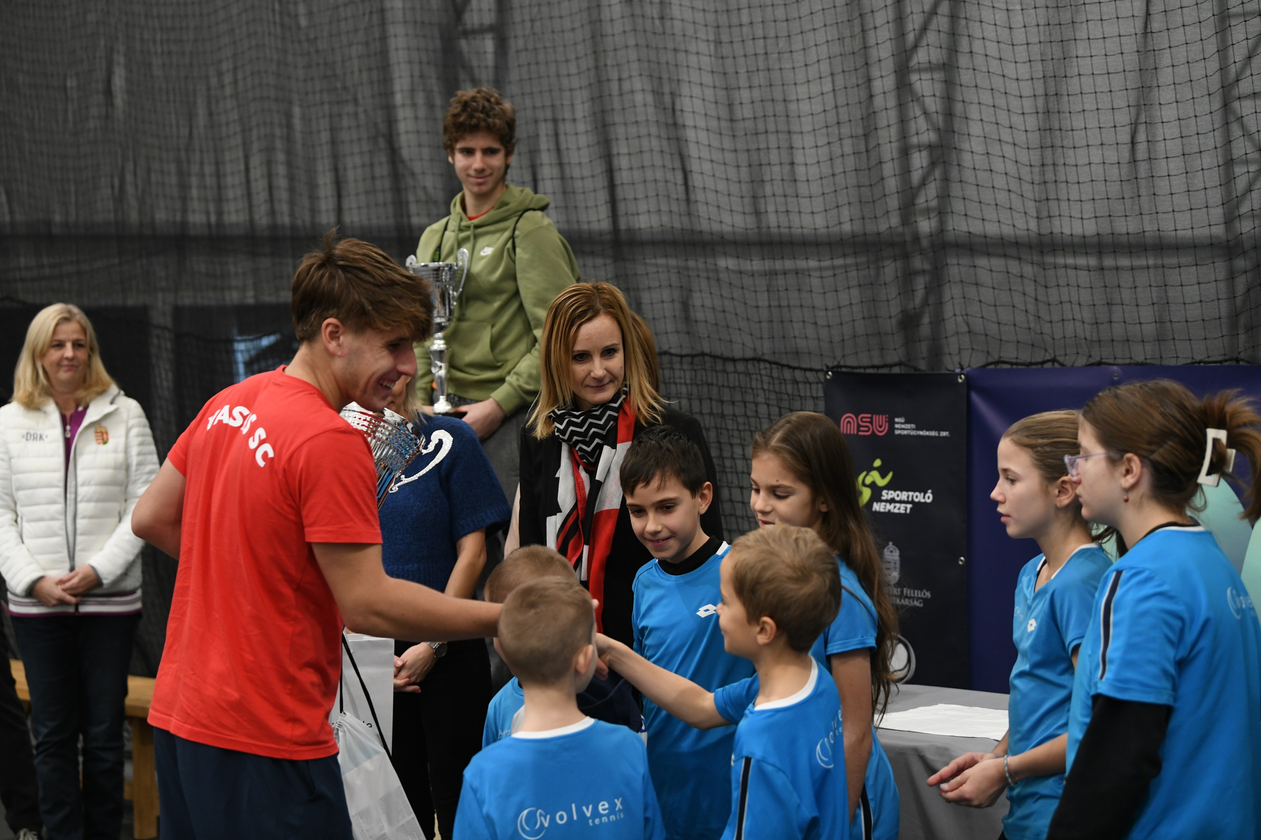 Major Áron János révén a fiúk mezőnyében magyar győzelem született novemberben Dunakeszin. A Vasas játékosát a volvexes fiatalok is örömmel köszöntötték