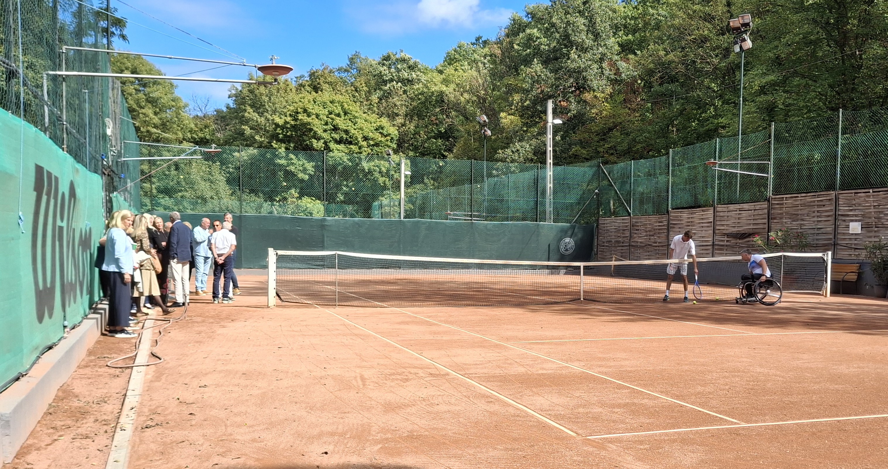 Kerekesszékes-tenisz bemutató a Szép Juhászné Teniszklubban