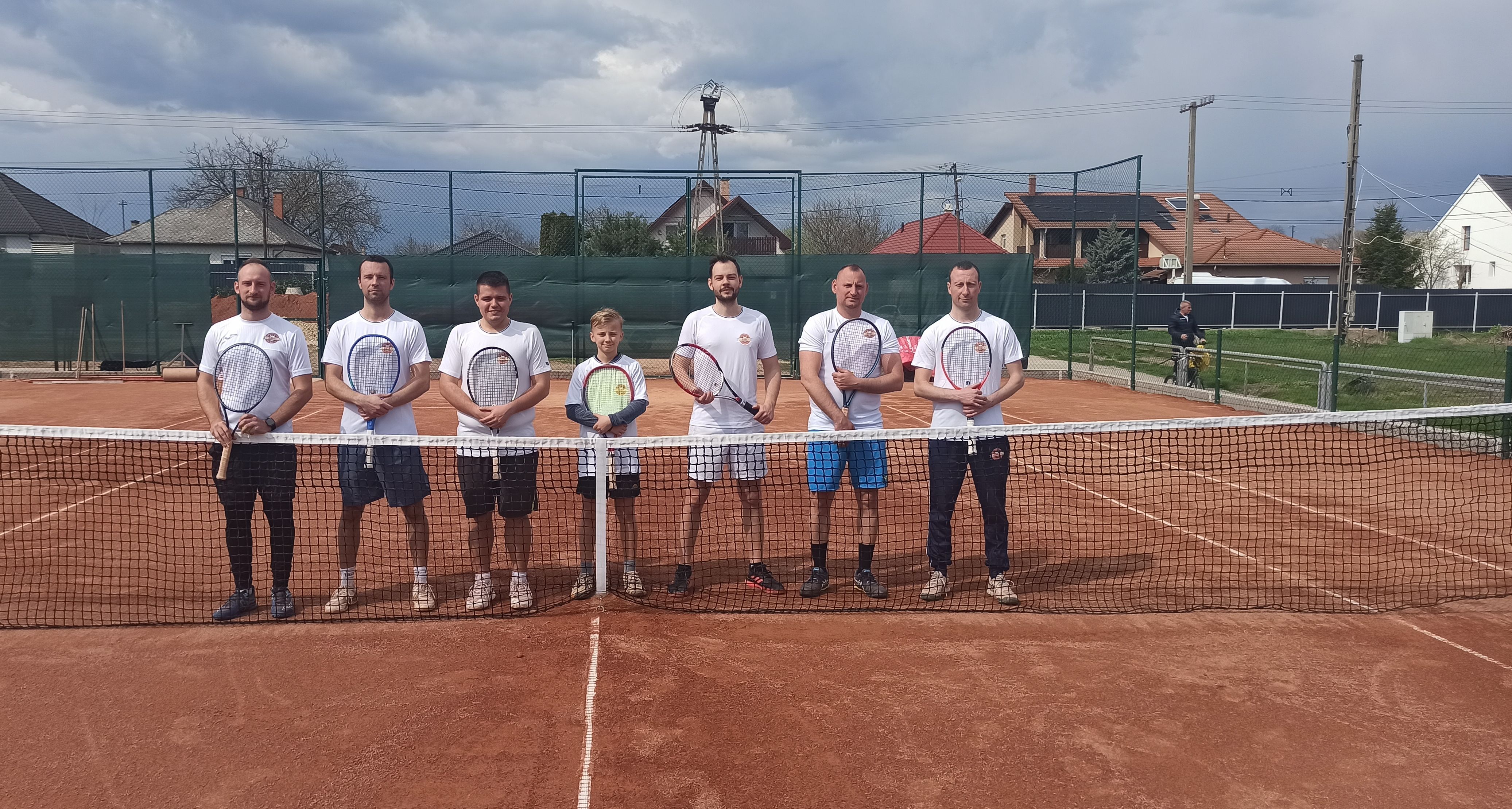 A pályaavató tesztelés résztvevői, a Profi-Munkavédelem AMC játékosai 