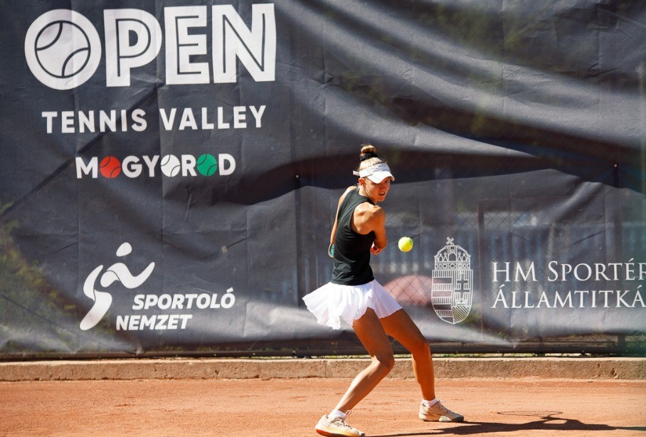 Mihálka Anna magabiztosan nyerte első női főtáblás meccsét 