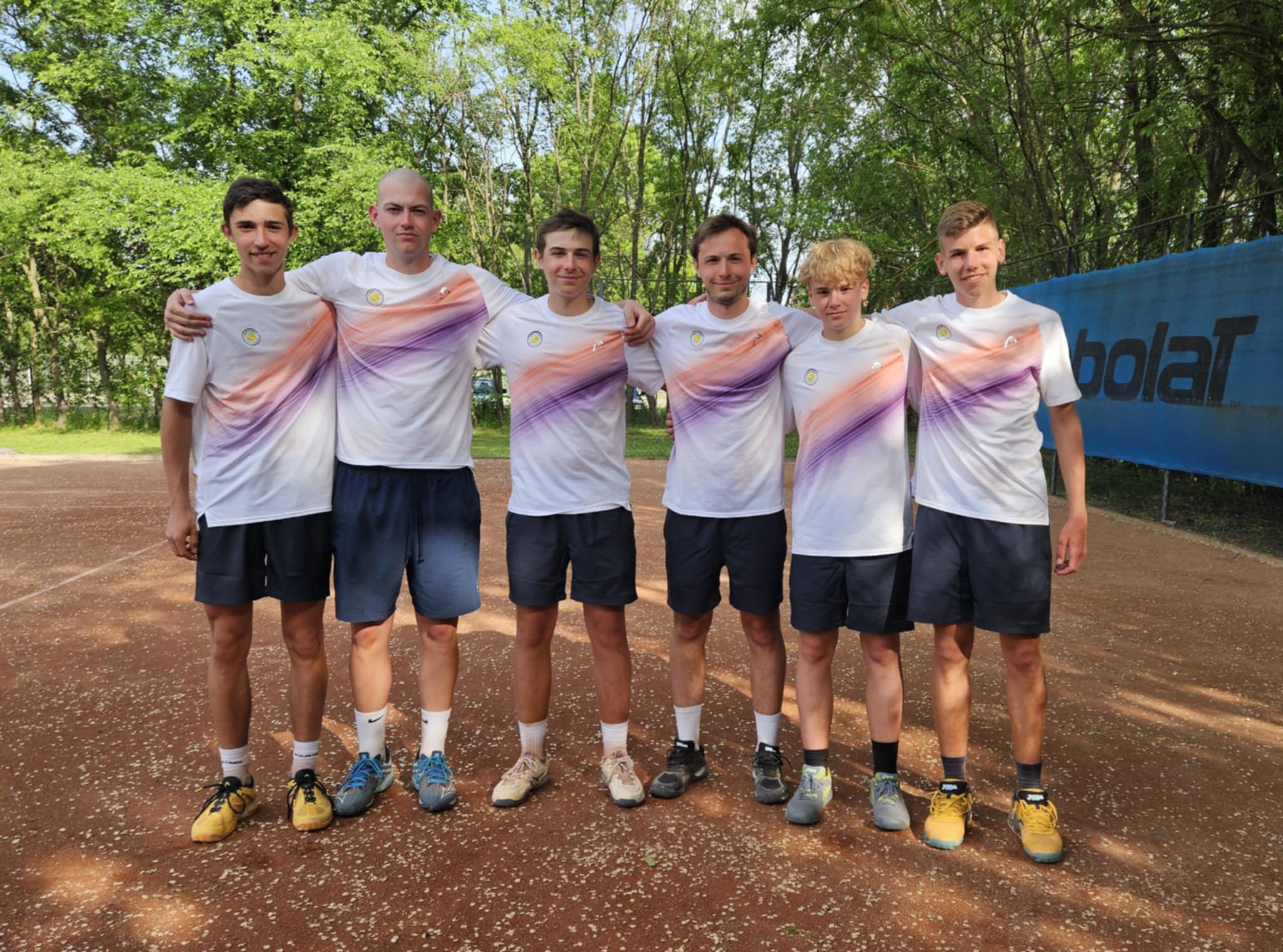 Az Okos Tenisz SE csapatában a fiatalok hasznos tapasztalatokat gyűjthetnek