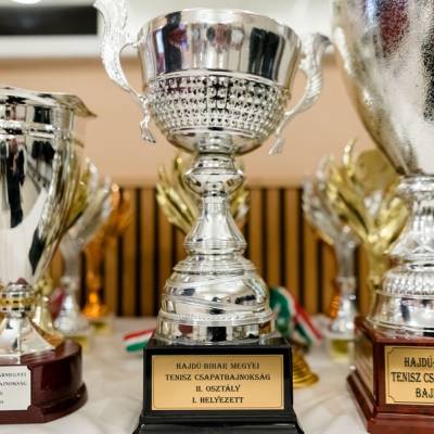 Vezetik a vármegyék versenyét