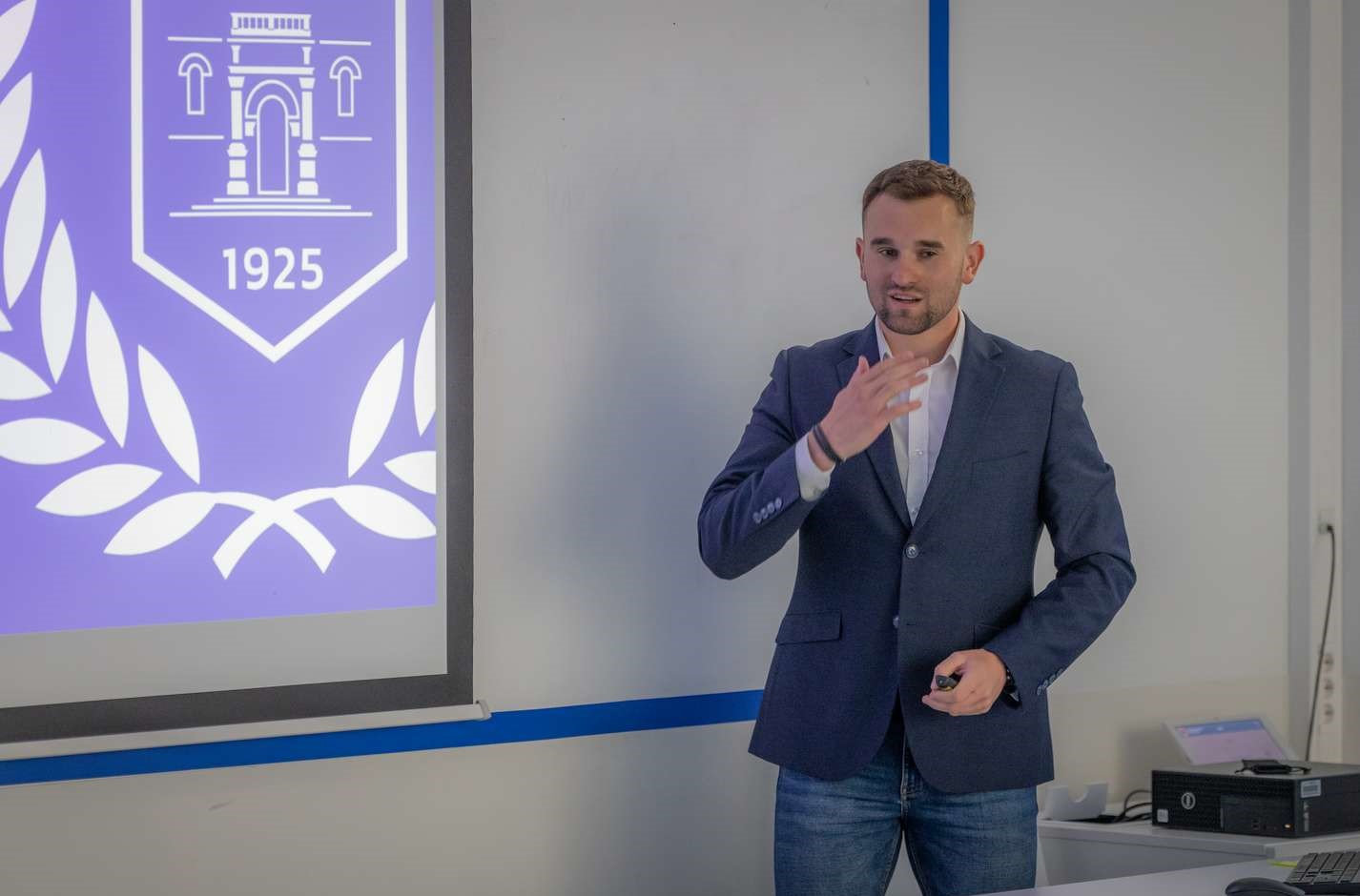 Tóth Péter a tudományos munkát éppen olyan fontosnak tartja, mint a gyakorlatit